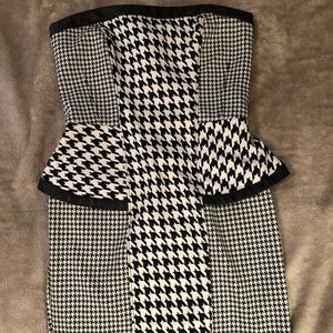 Bebe houndstooth strapless dress